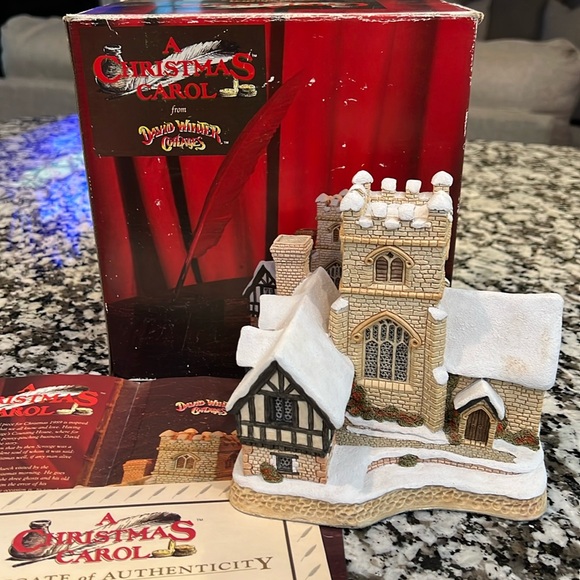David Winter Cottage A Christmas Carol SIGNED! - Picture 1 of 9